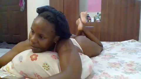 cute_lizah online show from November 3, 6:14 am