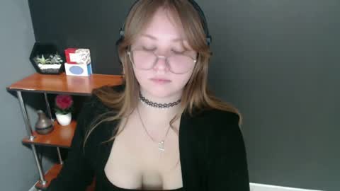 Snapshot of cute_minx chatting on January 30, 10:40 am Veronica online show from January 30, 10:40 am