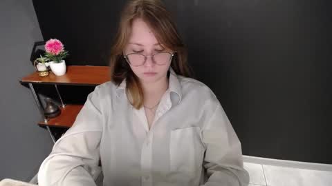 Snapshot of cute_minx chatting on February 27, 10:55 am Veronica online show from February 27, 10:55 am