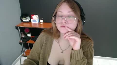 Snapshot of cute_minx chatting on January 14, 10:27 am Veronica online show from January 14, 10:27 am