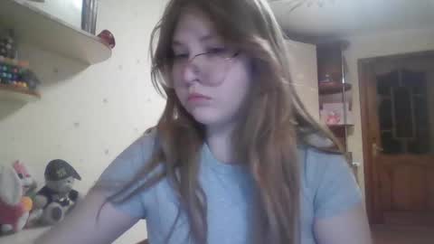 Snapshot of cute_minx chatting on February 8, 8:53 pm Veronica online show from February 8, 8:53 pm