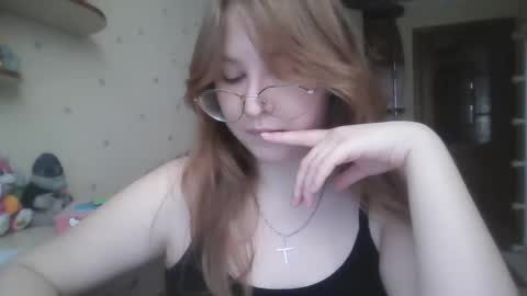 Snapshot of cute_minx chatting on February 13, 1:37 pm Veronica online show from February 13, 1:37 pm