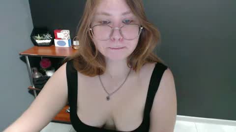 Snapshot of cute_minx chatting on January 14, 7:17 am Veronica online show from January 14, 7:17 am