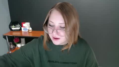 Snapshot of cute_minx chatting on January 9, 7:21 am Veronica online show from January 9, 7:21 am