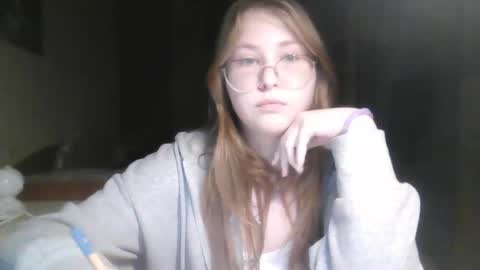 Snapshot of cute_minx chatting on March 5, 6:56 pm Veronica online show from March 5, 6:56 pm