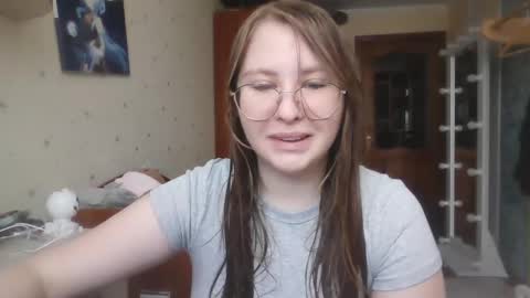 Snapshot of cute_minx chatting on March 9, 11:03 am Veronica online show from March 9, 11:03 am
