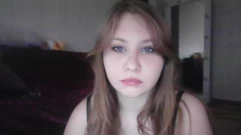 Snapshot of cute_minx chatting on February 5, 10:19 am Veronica online show from February 5, 10:19 am