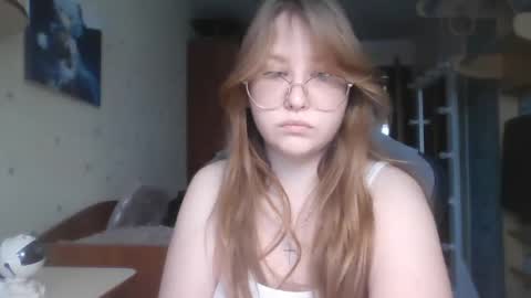 Snapshot of cute_minx chatting on March 5, 2:34 pm Veronica online show from March 5, 2:34 pm
