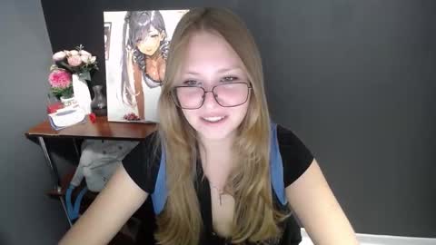 Snapshot of cute_minx chatting on September 10, 6:25 am Veronica online show from September 10, 6:25 am