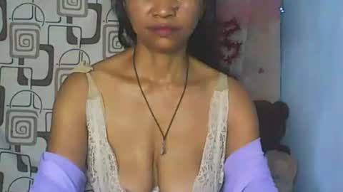 murielle online show from April 22, 1:29 pm