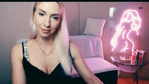 cute_smile_shy online show from October 21, 7:39 pm