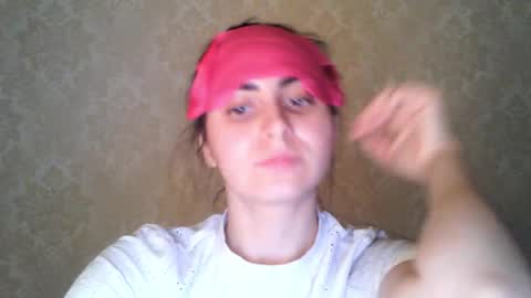 cute_strawberry_ online show from November 10, 8:22 pm