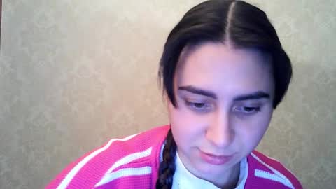 cute_strawberry_ online show from October 17, 7:29 pm