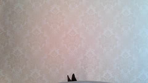 cute_strawberry_ online show from October 11, 10:31 am