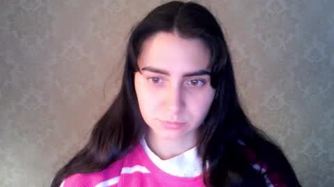 cute_strawberry_ online show from October 12, 1:04 pm