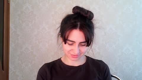 cute_strawberry_ online show from November 2, 7:41 am