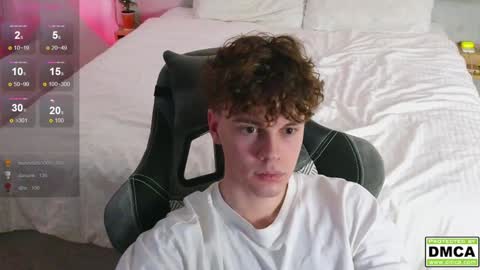 Snapshot of cute_thomas chatting on December 29, 10:45 am Thomas - online show from December 29, 10:45 am