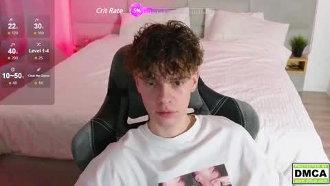 Snapshot of cute_thomas chatting on January 21, 8:43 pm Thomas - online show from January 21, 8:43 pm