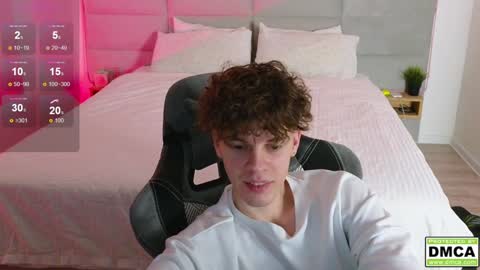 Snapshot of cute_thomas chatting on January 30, 11:24 pm Thomas - online show from January 30, 11:24 pm