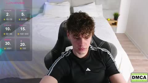 Snapshot of cute_thomas chatting on February 20, 5:09 pm Thomas - online show from February 20, 5:09 pm