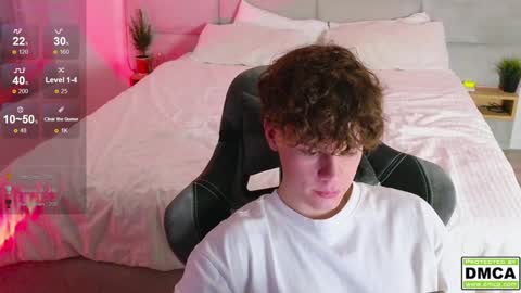Snapshot of cute_thomas chatting on February 4, 2:17 am Thomas - online show from February 4, 2:17 am