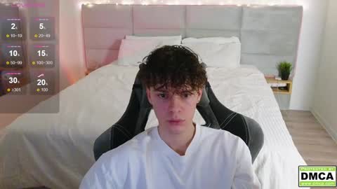 Snapshot of cute_thomas chatting on December 12, 5:15 pm Thomas - online show from December 12, 5:15 pm