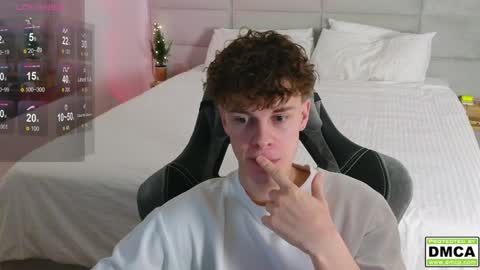 Snapshot of cute_thomas chatting on December 21, 8:00 pm Thomas - online show from December 21, 8:00 pm