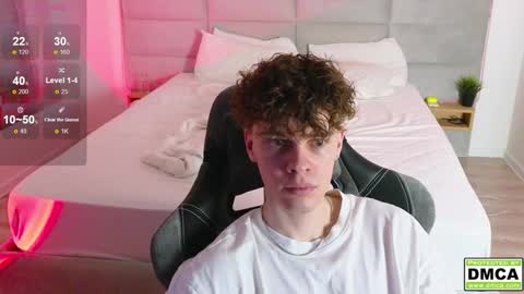 Snapshot of cute_thomas chatting on February 4, 6:06 pm Thomas - online show from February 4, 6:06 pm