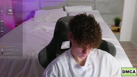Snapshot of cute_thomas chatting on January 24, 9:47 pm Thomas - online show from January 24, 9:47 pm