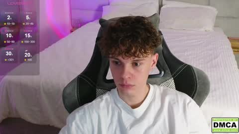 Snapshot of cute_thomas chatting on December 25, 8:07 pm Thomas - online show from December 25, 8:07 pm