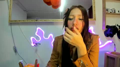 cute_zoe1 online show from February 21, 10:48 pm