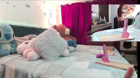 cute_zoe1 online show from September 12, 1:40 am