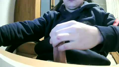 Snapshot of cuteboy090 chatting on January 26, 7:31 pm Cuteboy090 online show from January 26, 7:31 pm