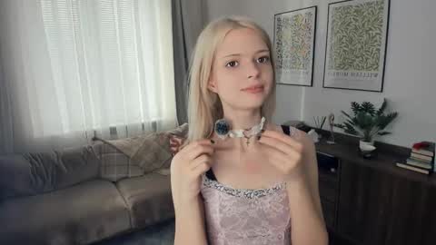 Alice online show from October 27, 8:03 am