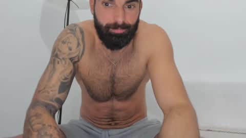 Snapshot of cuteeboy chatting on February 20, 2:13 pm cuteeboy online show from February 20, 2:13 pm
