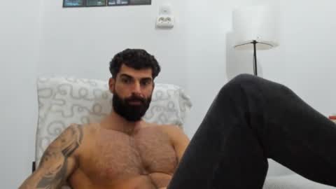 cuteeboy online show from December 14, 9:43 pm