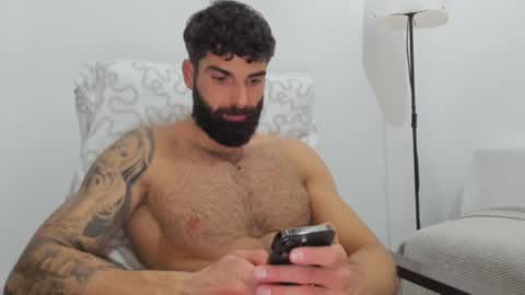 Snapshot of cuteeboy chatting on February 15, 9:26 pm cuteeboy online show from February 15, 9:26 pm
