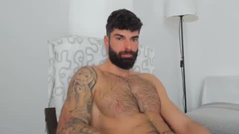 Snapshot of cuteeboy chatting on February 25, 7:20 am cuteeboy online show from February 25, 7:20 am
