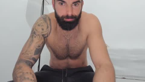 Snapshot of cuteeboy chatting on February 19, 3:27 pm cuteeboy online show from February 19, 3:27 pm