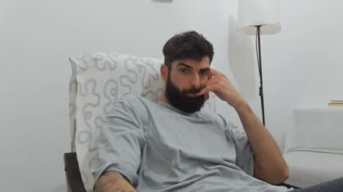 Snapshot of cuteeboy chatting on March 7, 9:06 pm cuteeboy online show from March 7, 9:06 pm