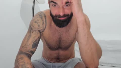 Snapshot of cuteeboy chatting on February 19, 7:48 pm cuteeboy online show from February 19, 7:48 pm