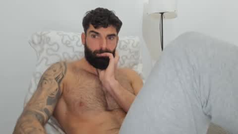 Snapshot of cuteeboy chatting on February 16, 1:16 pm cuteeboy online show from February 16, 1:16 pm