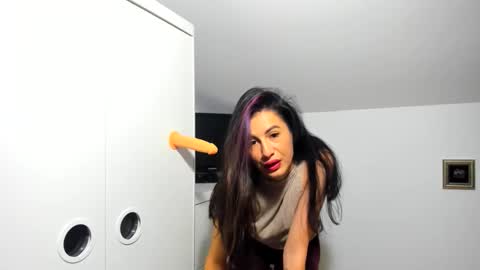 cuteeliza1 online show from November 27, 9:17 am