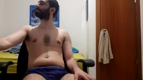 cuteguy52 online show from April 8, 9:51 pm