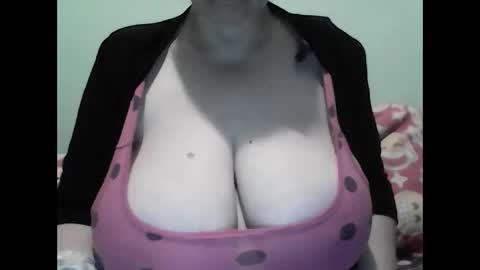 Snapshot of cutejessytom chatting on January 7, 3:46 am Jessy online show from January 7, 3:46 am