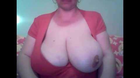 Snapshot of cutejessytom chatting on February 9, 1:46 pm Jessy online show from February 9, 1:46 pm