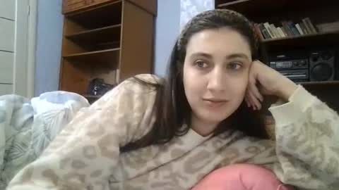 cutekattie online show from December 17, 7:37 am