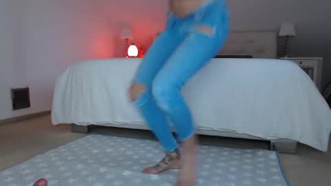 CuteMoments online show from January 18, 3:27 pm