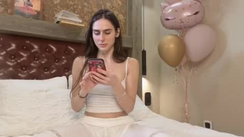 Kim online show from February 13, 1:36 pm