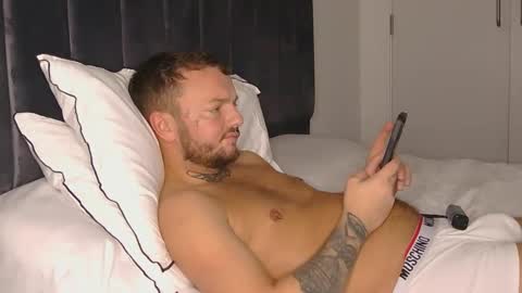 cutescottishlad online show from January 16, 8:07 pm